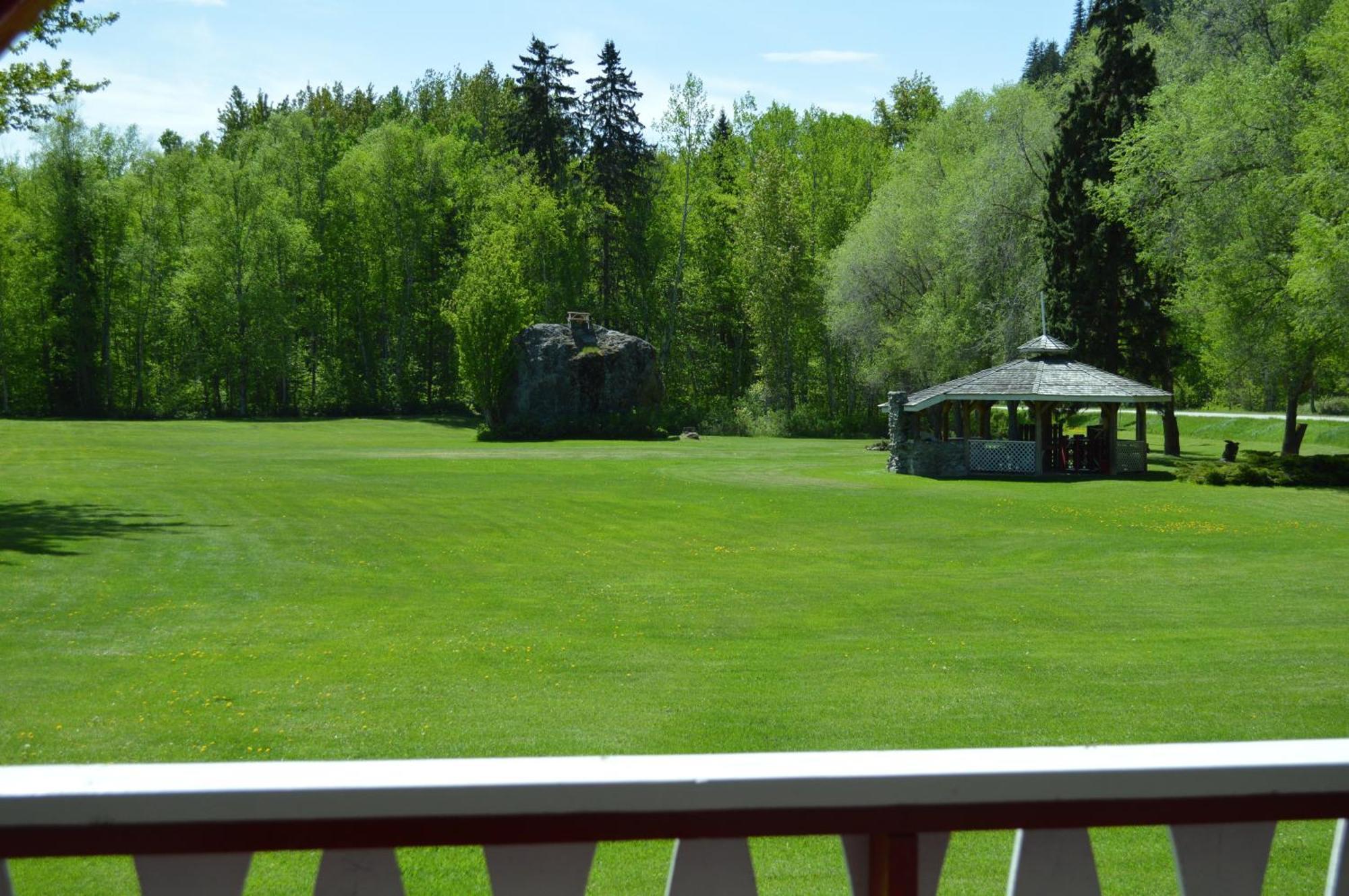 Rivermount Motel Little Fort Екстер'єр фото