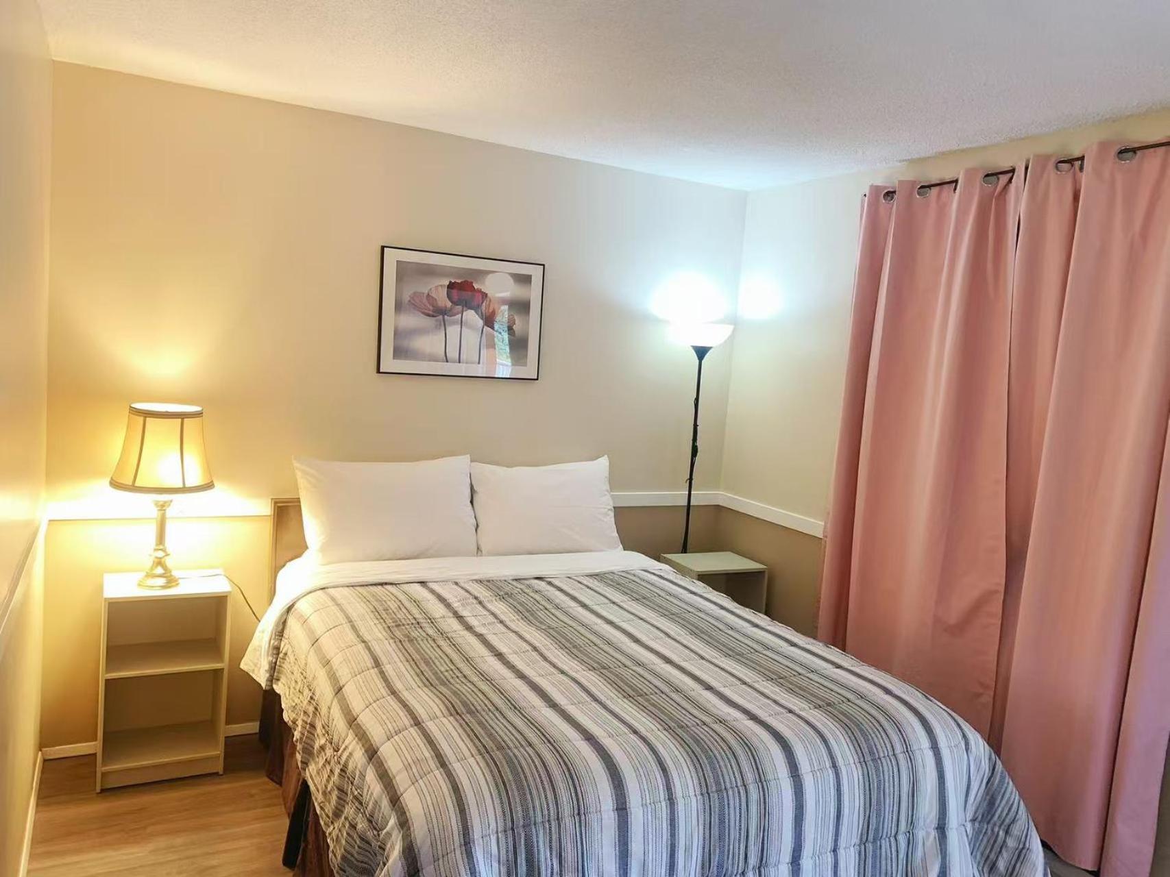 Rivermount Motel Little Fort Екстер'єр фото