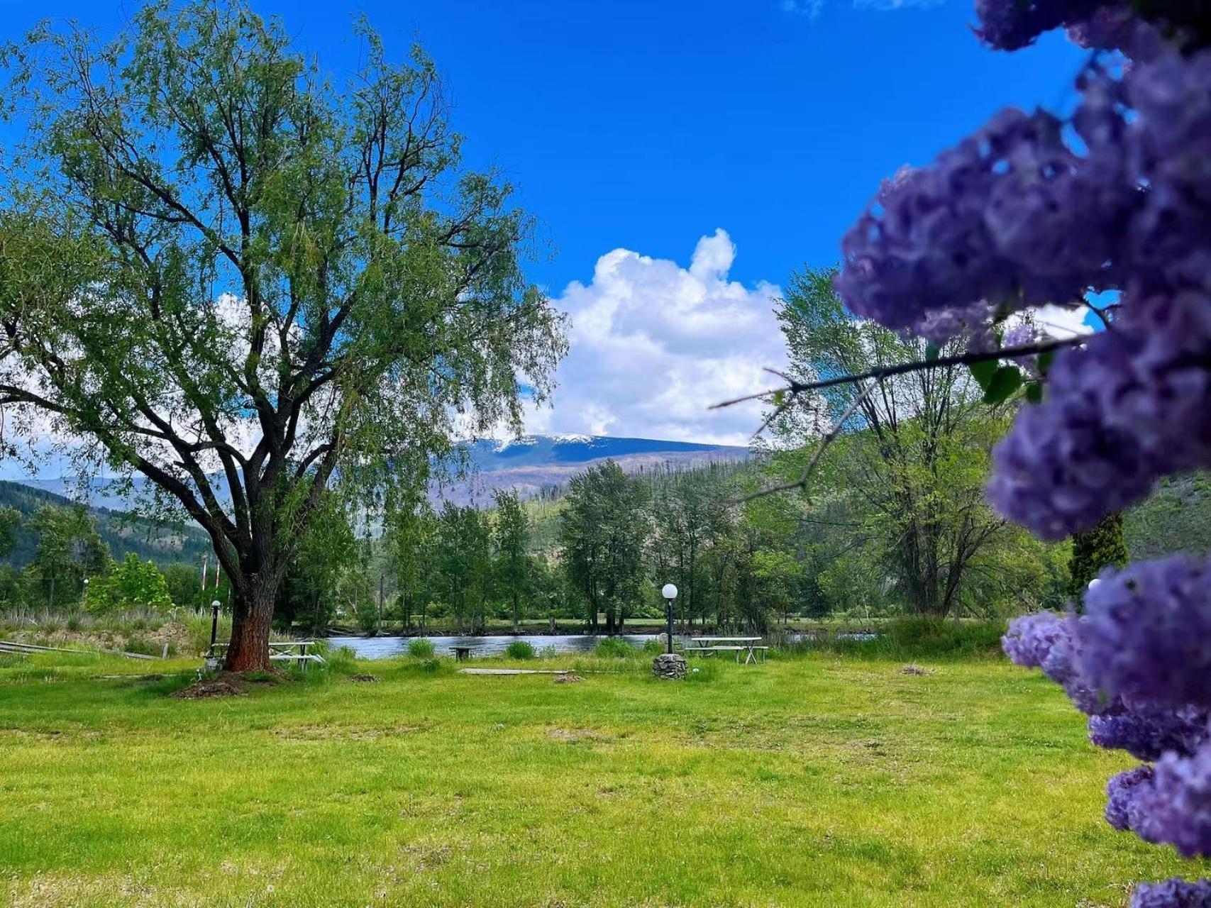 Rivermount Motel Little Fort Екстер'єр фото