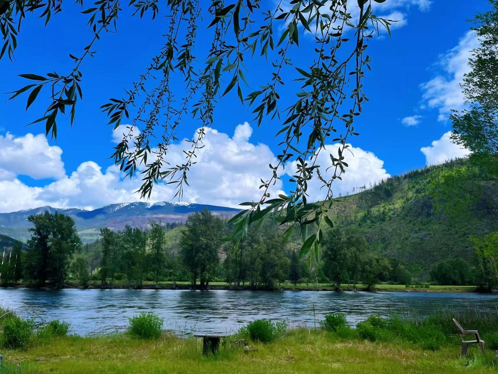 Rivermount Motel Little Fort Екстер'єр фото