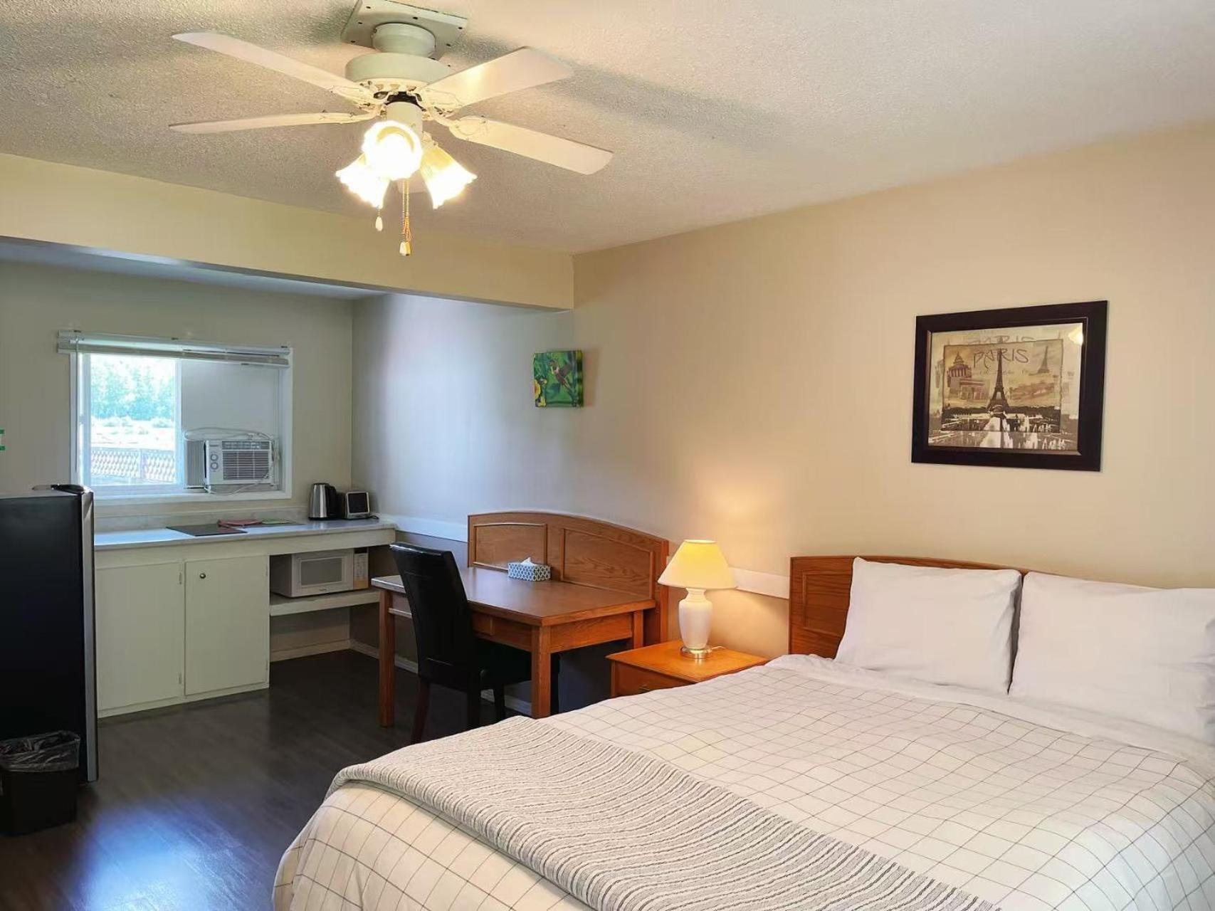 Rivermount Motel Little Fort Екстер'єр фото