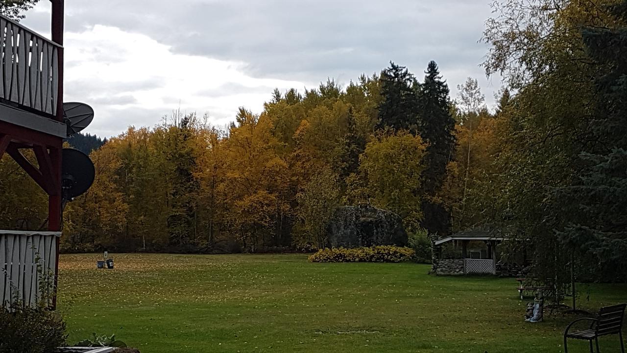 Rivermount Motel Little Fort Екстер'єр фото